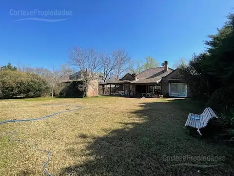 Casa 6 ambientes con 3 baños