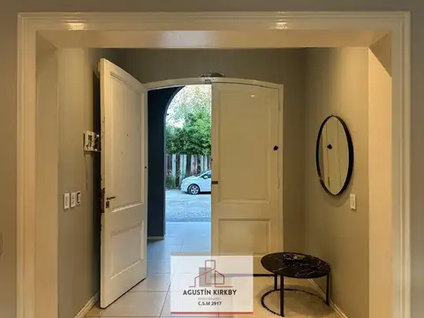 Casa 6 ambientes con 4 baños