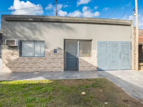 Venta Casa de 4 dormitorios con cochera y patio