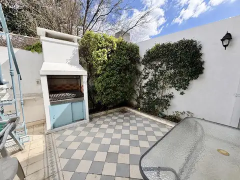 Duplex  2 amb en venta en Munro con cochera terraza y patio | Losa para construir