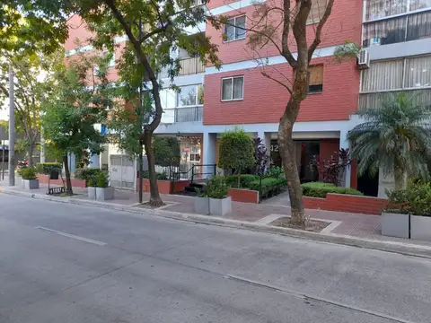 Sobre Av Peron - Apto varios destinos
