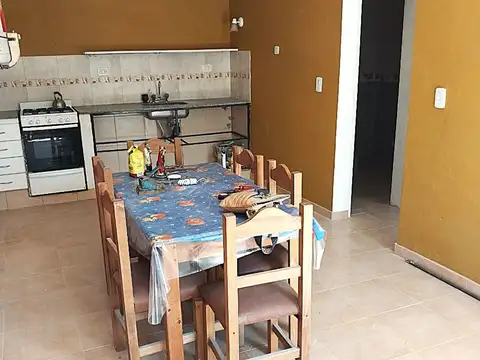 VENTA CASA 2 DORMITORIOS VILLA TESEI -APTO CREDITO