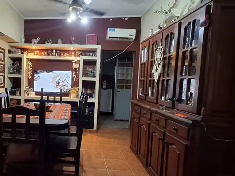 Casa 5 ambientes con 1 baño