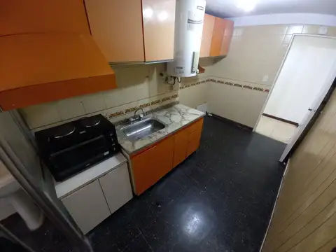 DEPARTAMENTO 3 AMBIENTES CON BALCON EN ALQUILER - MONTECASTRO