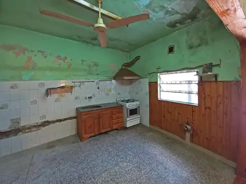 Casa 4 ambientes con 1 baño