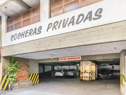 VENTA: Cochera en barrio Martin