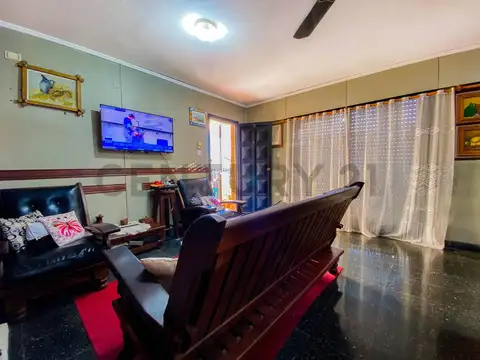 Venta Casa de 2 Dormitorios en Planta Alta | Ludueña, Rosario