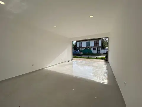 Local en Venta en Paso del Rey, USD 215.000