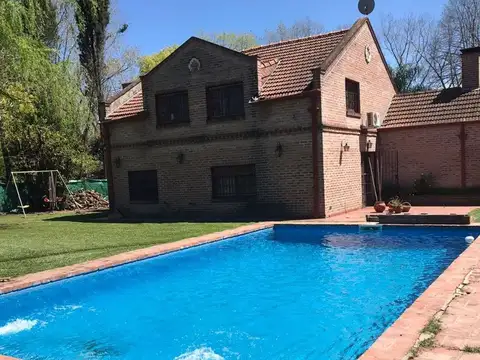 CASA 4 AMBIENTES VENTA VILLA DE MAYO PILETA 2000m2