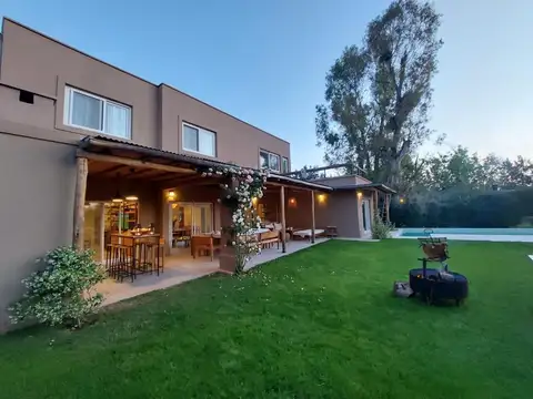 Alquiler Anual Casa 6 amb amoblada con Piscina barrio La Comarca Bancalari Tigre