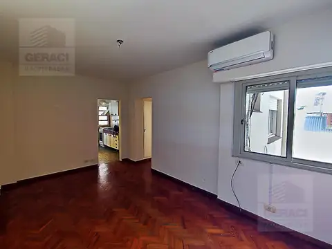 Departamento en Alquiler en Parque Chacabuco, $ 800.000