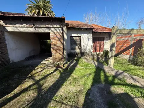 LOTE CON CASA EN VENTA EN CITY BELL A RECICLAR