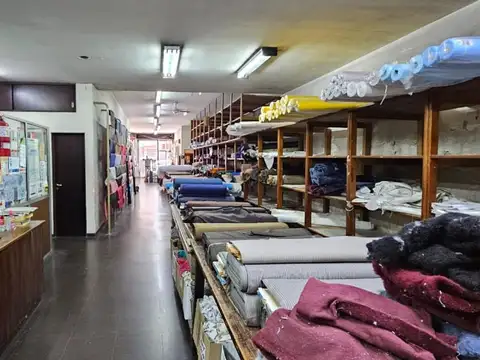 Alquiler Local Once sin expensas apto todo destino