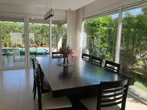 Casa en Venta de 5 dormitorios