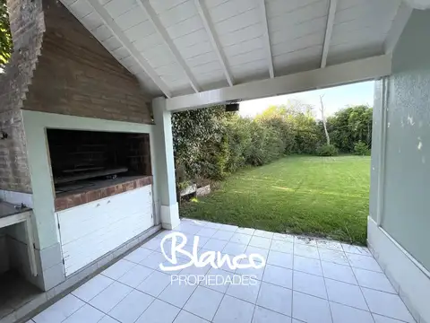 Casa 4 ambientes con 3 baños