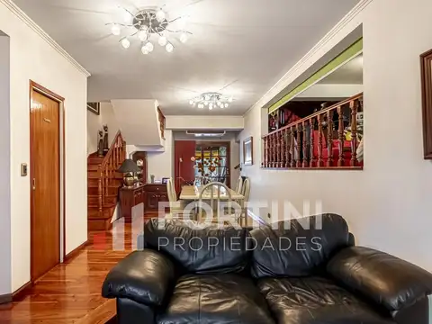 Casa 5 ambientes con 3 baños