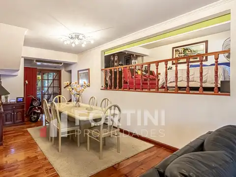 Venta Casa Chalet Jardín Pileta Plaza Mitre Zona Holters