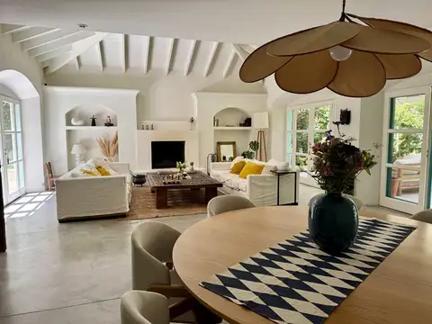 Casa en Alquiler Temporal con 1 cochera