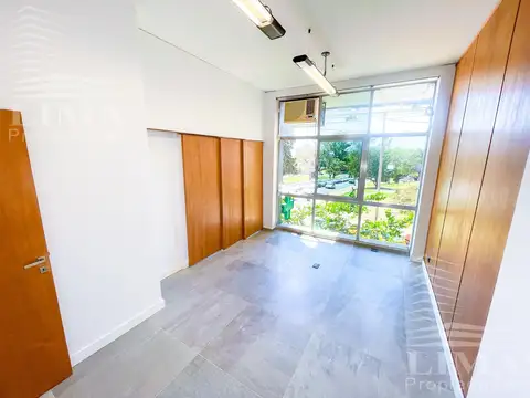 1ro de mayo al 900 2 - Oficina