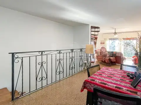 Depto Tipo Casa 4 ambientes con 2 baños