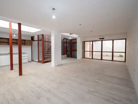 CASA DE 3 DORMITORIOS, LOCAL Y COCHERA EN CANDIOTI