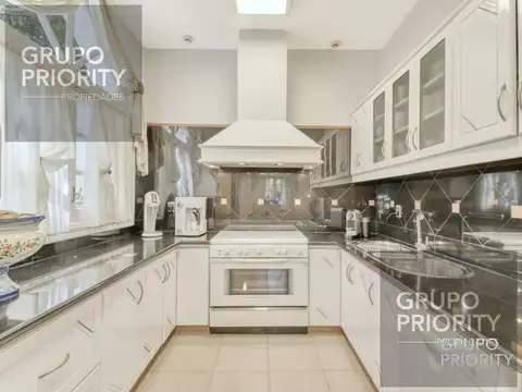 Casa 5 ambientes con 7 baños