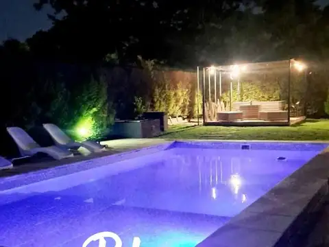 Casa 5 ambientes con 3 baños