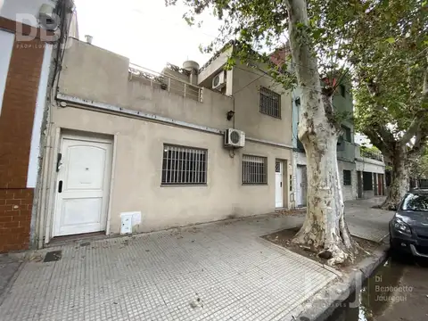 SIN EXPENSAS - TODO AL FRENTE - MUY LUMINOSO - PATIO - PARRILLA