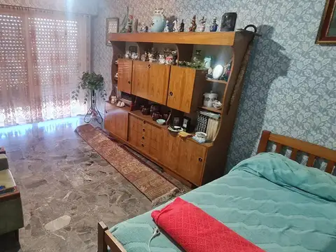 Depto Tipo Casa 4 ambientes con 2 baños