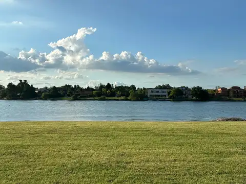 Lote en Venta en Los Puentes, Nordelta, con Salida Al Lago Central