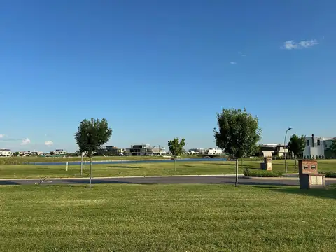 Lote en Venta en Los Puentes, Nordelta, con Salida Al Lago Central