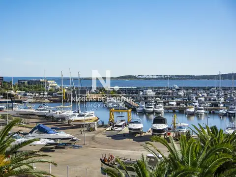 Departamento de 2 dormitorios en venta con vista al Puerto, Punta del este 