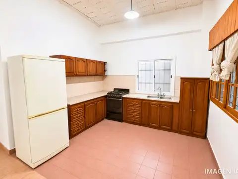 Casa 5 ambientes con 2 baños