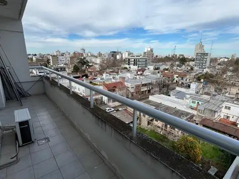 9 De Julio 100