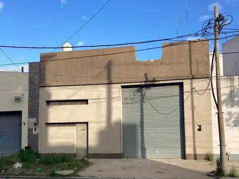 Gran Local en venta Gerli 233.65 mts con losa