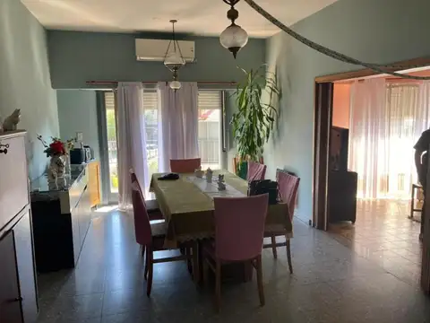 CASA PH DE 5 AMB./GARAGE P/2 AUTOS/TERRAZA (FORMOSA R.MEJÍA)