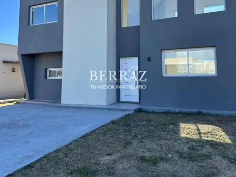 Casa venta 4 ambientes en barrio El Aljibe Manzanares Pilar lote de 300 m2