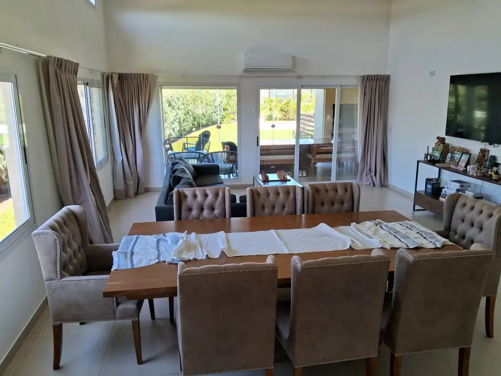 Casa en Pilar del Este - Santa Elena