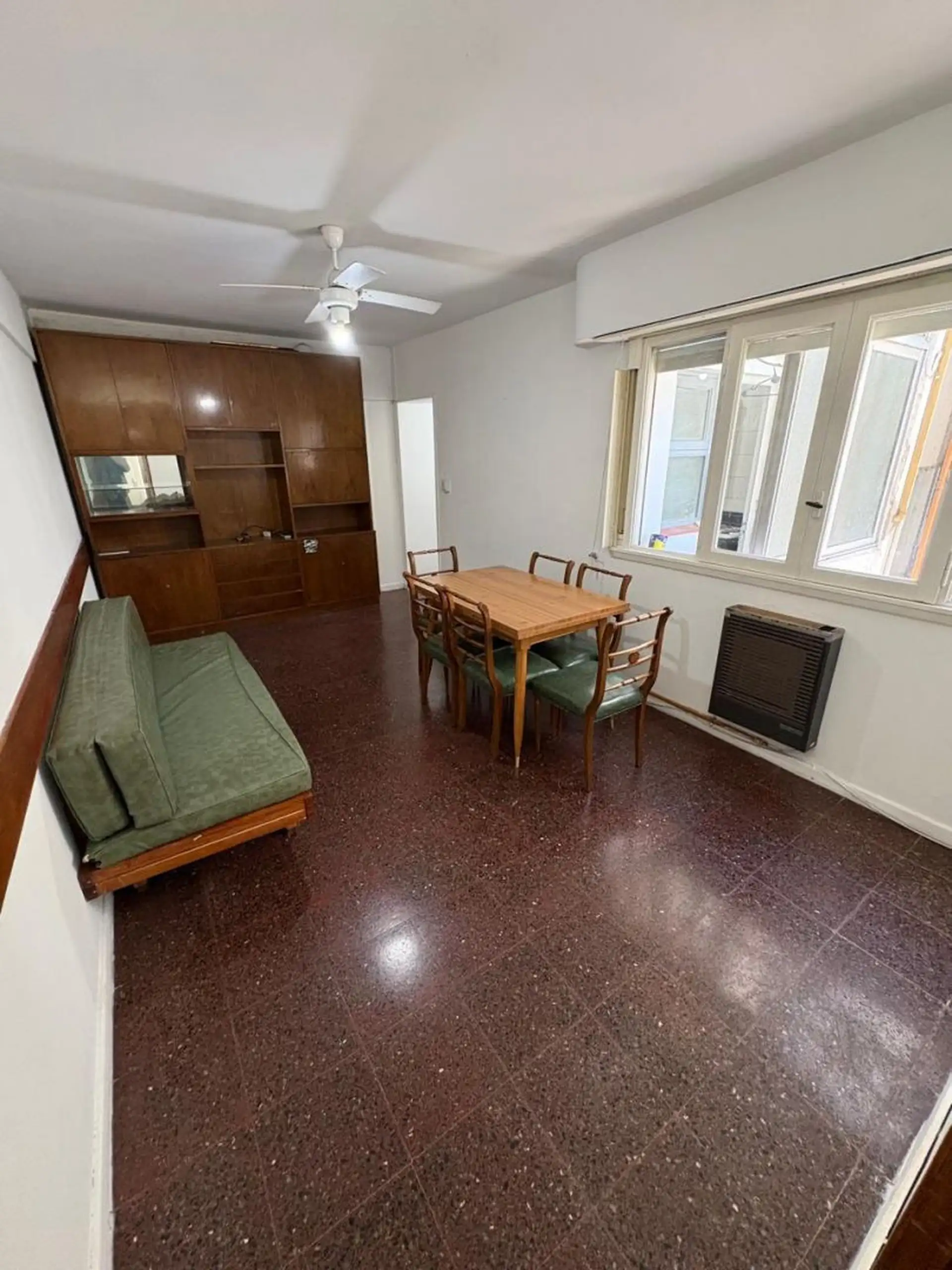 Departamento en alquiler 2 ambientes en piso alto - Plaza Colón