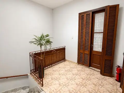 Depto Tipo Casa en Venta de 5 ambientes