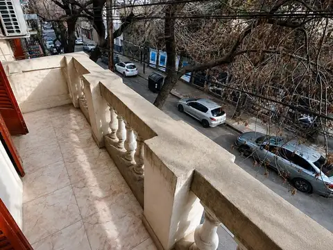 Depto Tipo Casa 5 ambientes con 2 baños