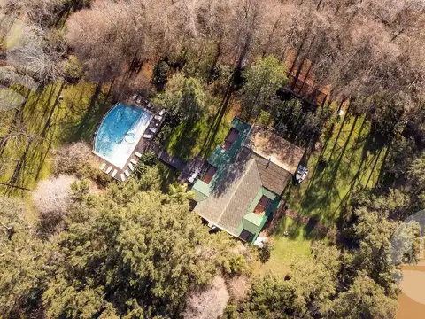 Hostería 9 hab. 3* y Restaurante