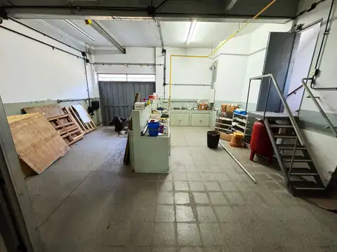 GaLpon con oficinas en VENTA  en San Fernando.