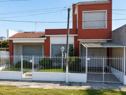 Casa en venta Las Piedras, 3 dormitorios 2 baños 