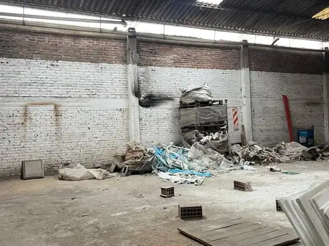 Galpon en Venta 54  mts Fondo
