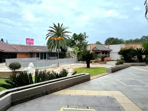 CHALET 5 AMB PISCINA  MAS PH 3 AMB  LOTE PROPIO 