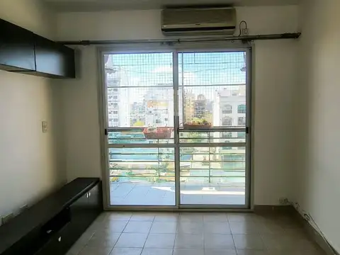 Ensenada 100, Piso 8