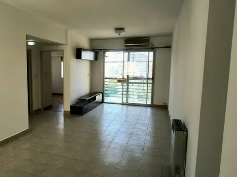 3 AMB. FRENTE BALCÓN FLORESTA