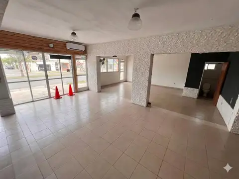 Local en Alquiler en Roldan, $ 800.000