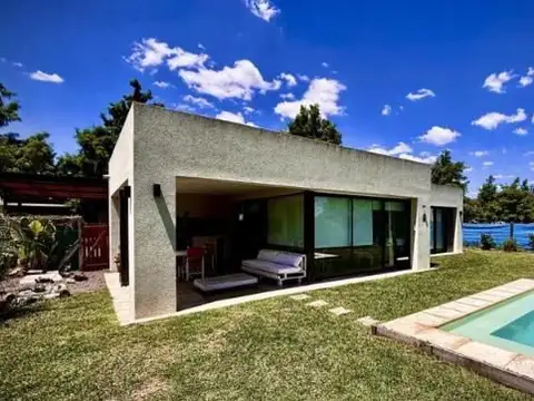 Casa Monoambiente con 2 baños